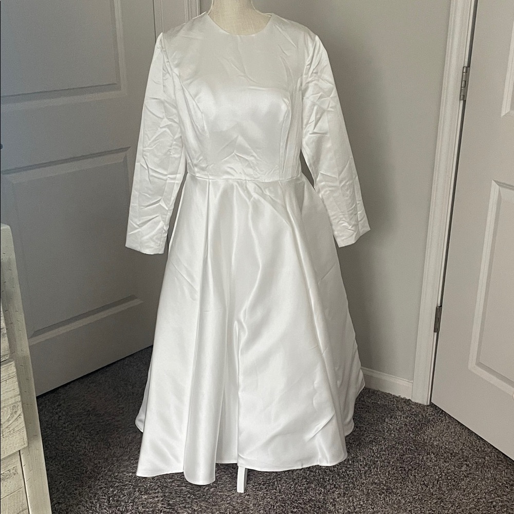 Elegant White Long Sleeve Dress